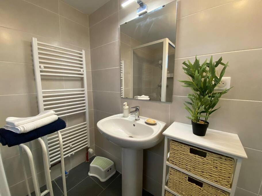 Maison De Charme - 4 Chambres - Courette & Parking Gratuit 阿棉 外观 照片